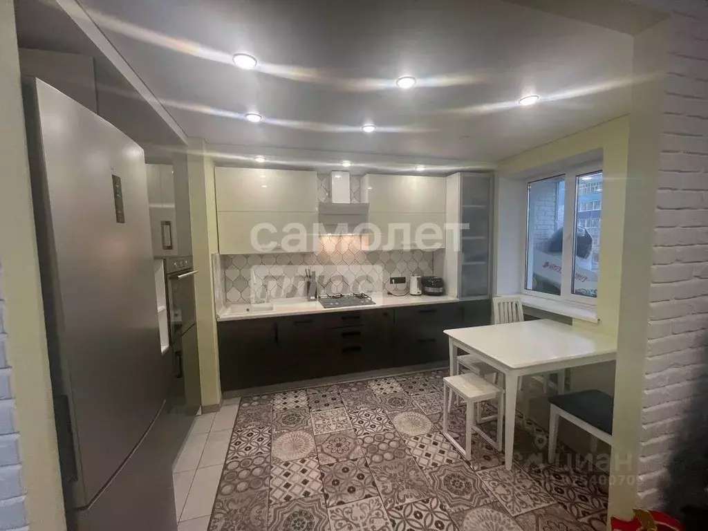 4-к кв. Самарская область, Сызрань просп. 50 лет Октября, 87 (73.0 м) - Фото 1