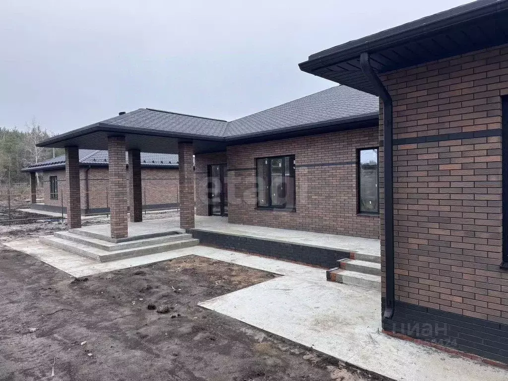 Дом в Курская область, Курский район, Моковский сельсовет, д. Майская ... - Фото 1