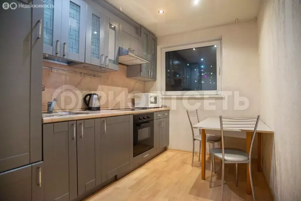 3-комнатная квартира: Мурманск, улица Беринга, 11 (59.7 м) - Фото 1