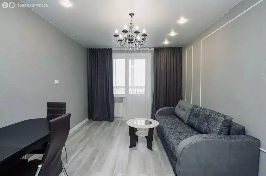 3-комнатная квартира: Иркутск, микрорайон Топкинский, 77/3 (66.6 м) - Фото 1