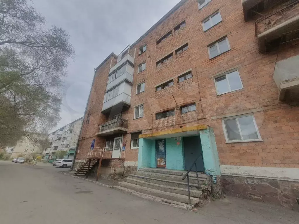 Комната 40 м в 3-к., 2/5 эт. - Фото 0