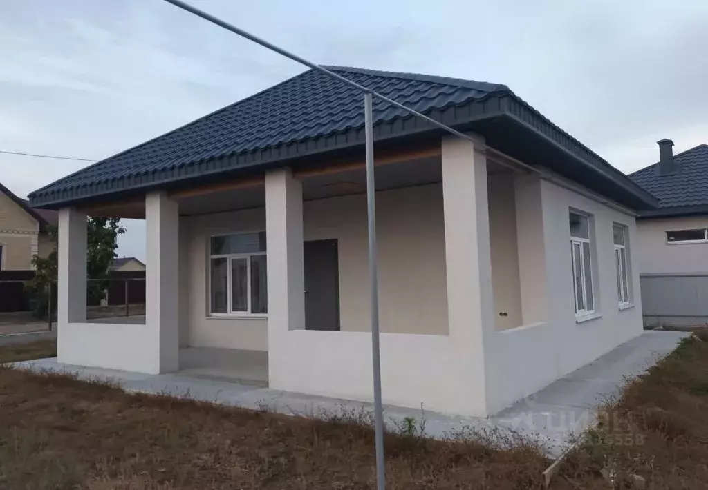 Дом в Саратовская область, Энгельсский район, Красноярское ... - Фото 1