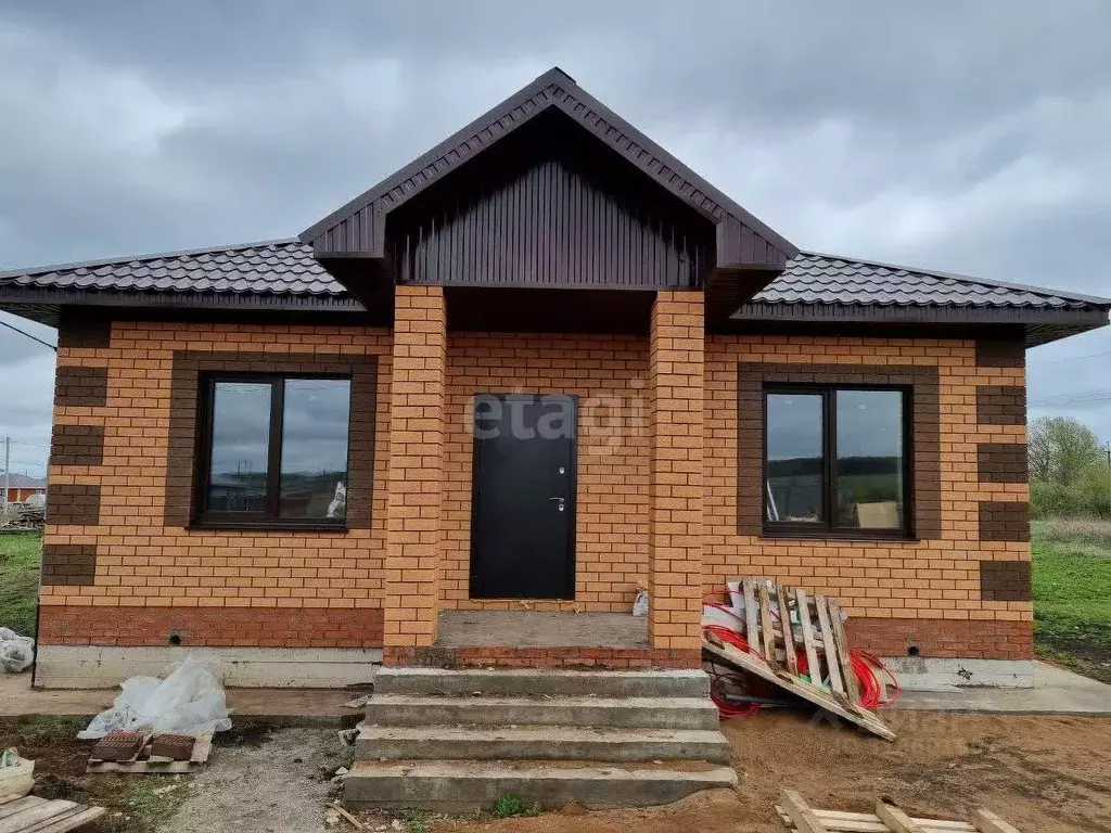 Дом в Башкортостан, Уфимский район, Дмитриевский сельсовет, д. ... - Фото 1