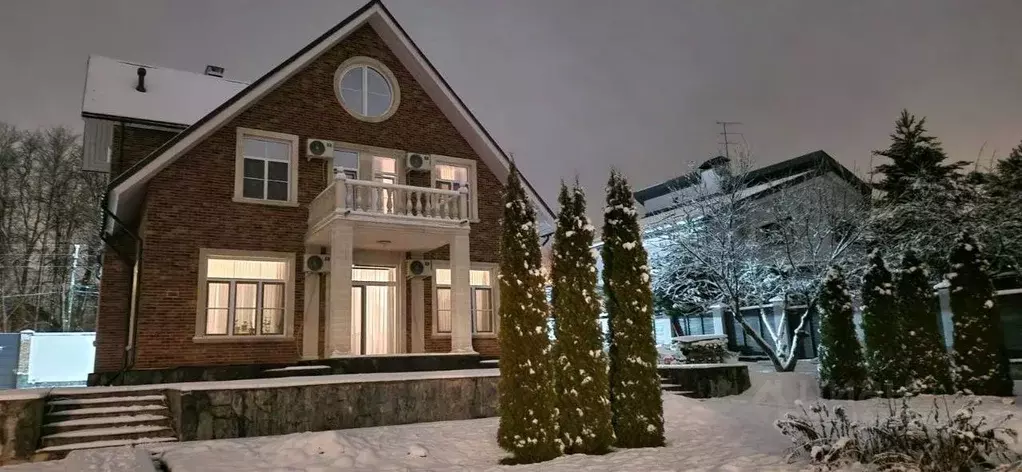 Дом в Московская область, Красногорск городской округ, с. ... - Фото 1