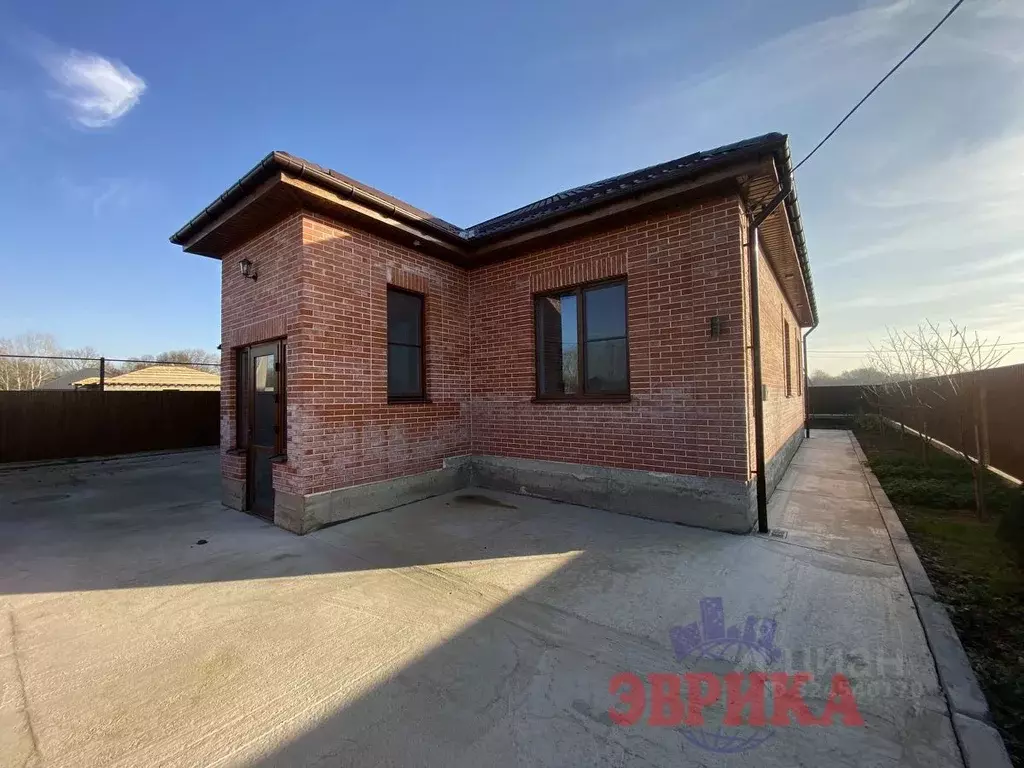 Дом в Краснодарский край, Крымск ул. Замулы, 38 (112 м) - Фото 1