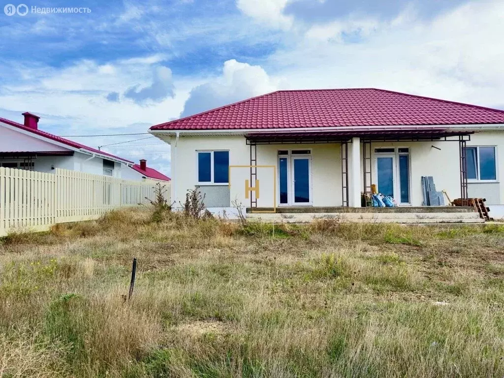 Дом в Сакский район, Суворовское сельское поселение, село Лиманное ... - Фото 1