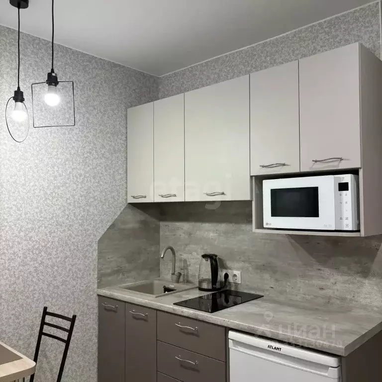 Студия Тюменская область, Тюмень ул. Новоселов, 111 (20.0 м) - Фото 1
