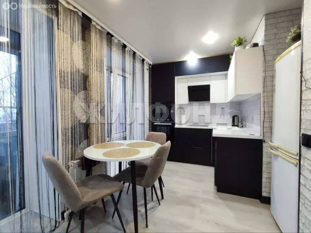 3-комнатная квартира: Асино, улица Юрия Гагарина, 3 (59 м) - Фото 2