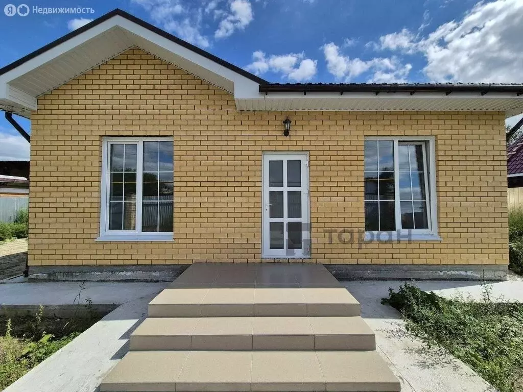 Дом в Чебаркуль, посёлок имени Куйбышева, улица Фрунзе, 35 (100 м) - Фото 1