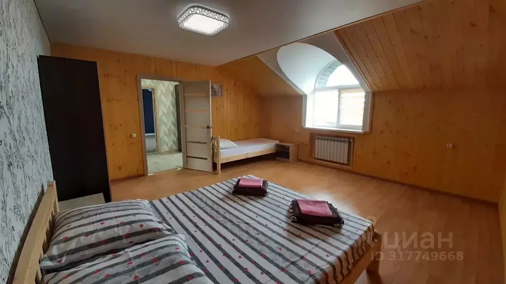 3-к кв. Крым, Сакский район, с. Штормовое ул. Прибрежная, 13 (120.0 м) - Фото 0