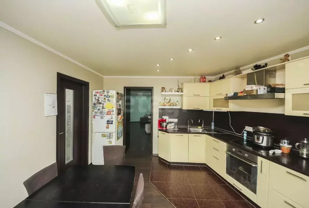 3-к кв. Тюменская область, Тюмень ул. Станислава Карнацевича, 12 (99.5 ... - Фото 1