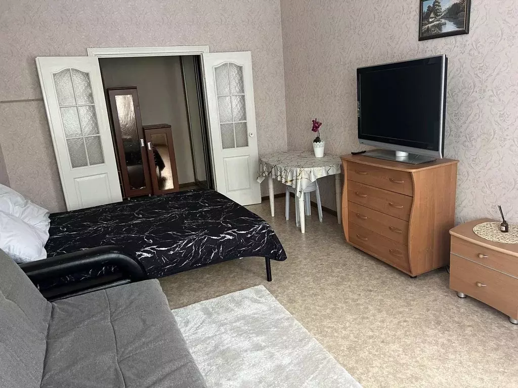 1-к кв. Ханты-Мансийский АО, Нижневартовск ул. Героев Самотлора, 21 ... - Фото 0