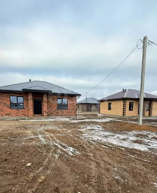 Дом в Саратовская область, Энгельсский район, пос. Новопушкинское ул. ... - Фото 1