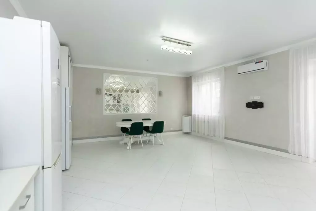 Таунхаус в Оренбургская область, Оренбургский район, с. Нежинка ул. ... - Фото 2