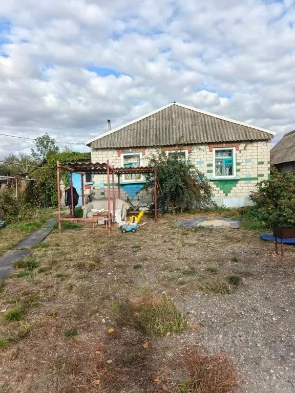 Дом в Белгородская область, Корочанский район, Ломовское с/пос, с. ... - Фото 1