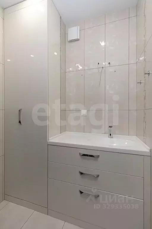 2-к кв. Тюменская область, Тюмень ул. Газовиков, 73 (66.2 м) - Фото 1