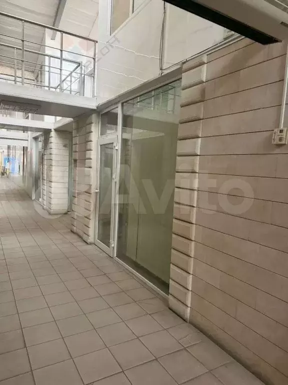 Продается офисные помещения с постоянными арендаторами, 266кв.м., 1 ... - Фото 0