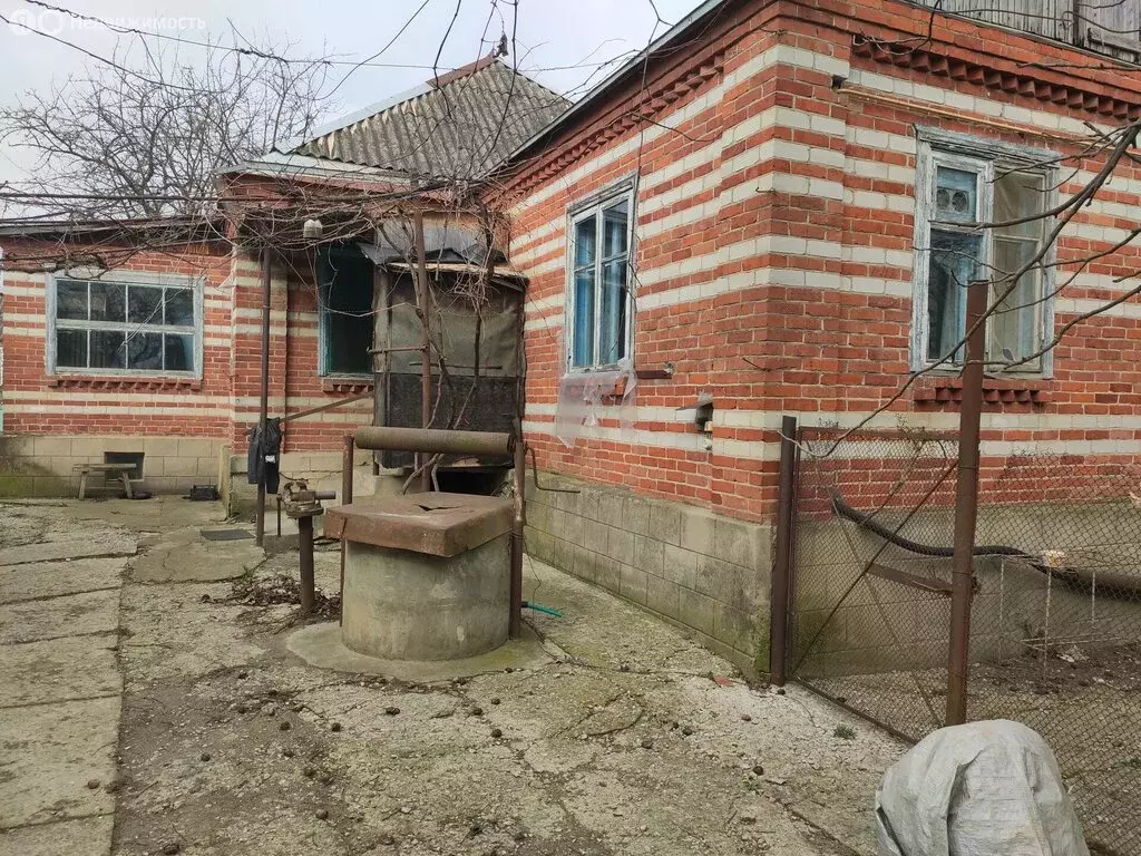 Дом в посёлок городского типа Ахтырский, улица Свободы (85 м) - Фото 1