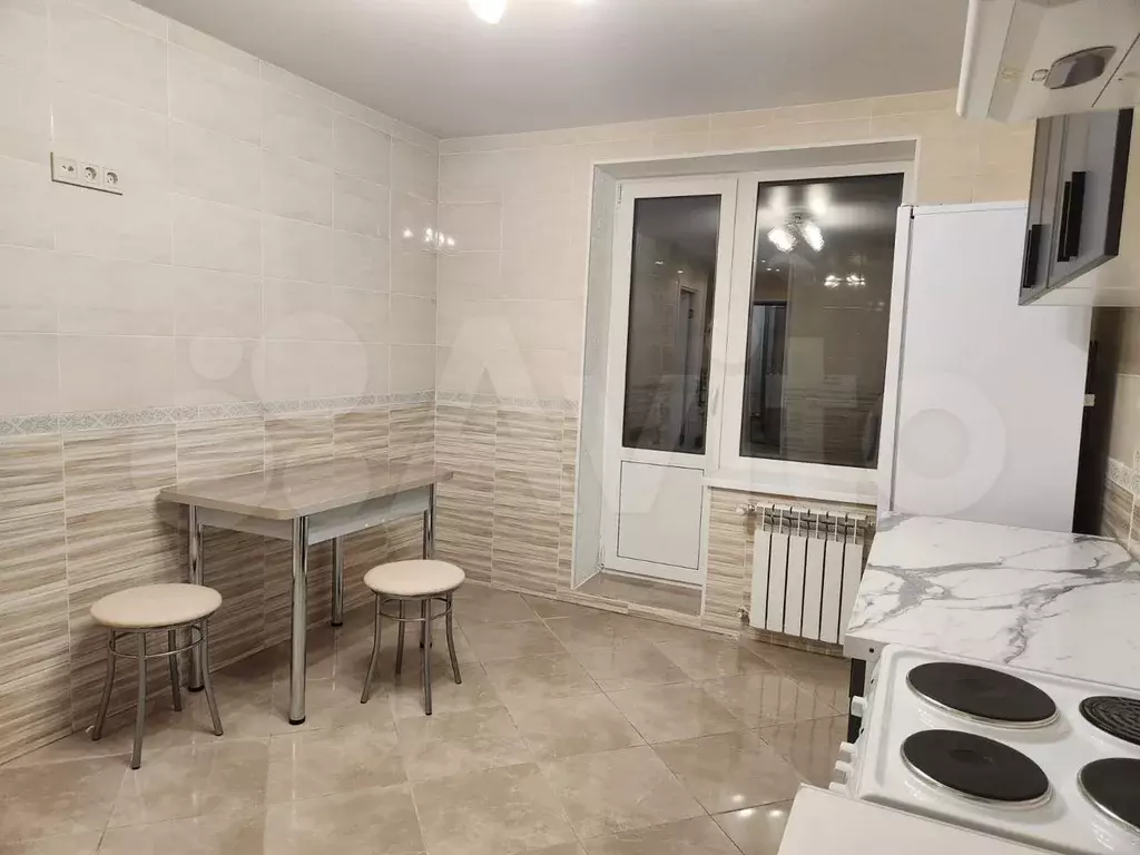 1-к. квартира, 41 м, 8/10 эт. - Фото 1