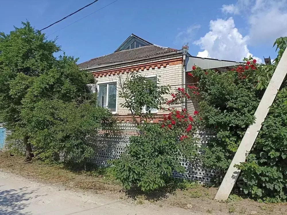 Дом в Краснодарский край, Крымск Фестивальная ул. (100 м) - Фото 2