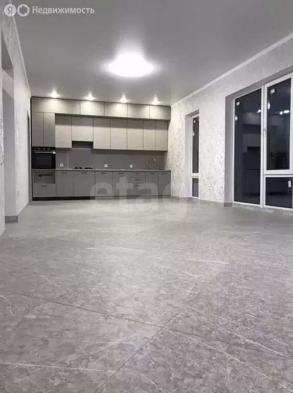 Дом в Михайловск, улица Анатолия Папанова (150 м) - Фото 0