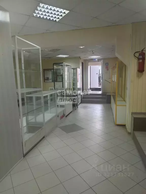 Торговая площадь в Самарская область, Тольятти Революционная ул., 28 ... - Фото 0