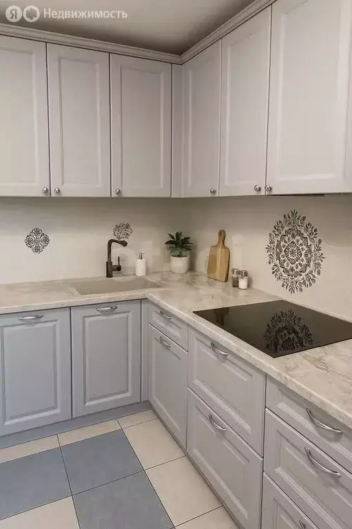 4-комнатная квартира: Челябинск, улица Братьев Кашириных, 136 (87 м) - Фото 2