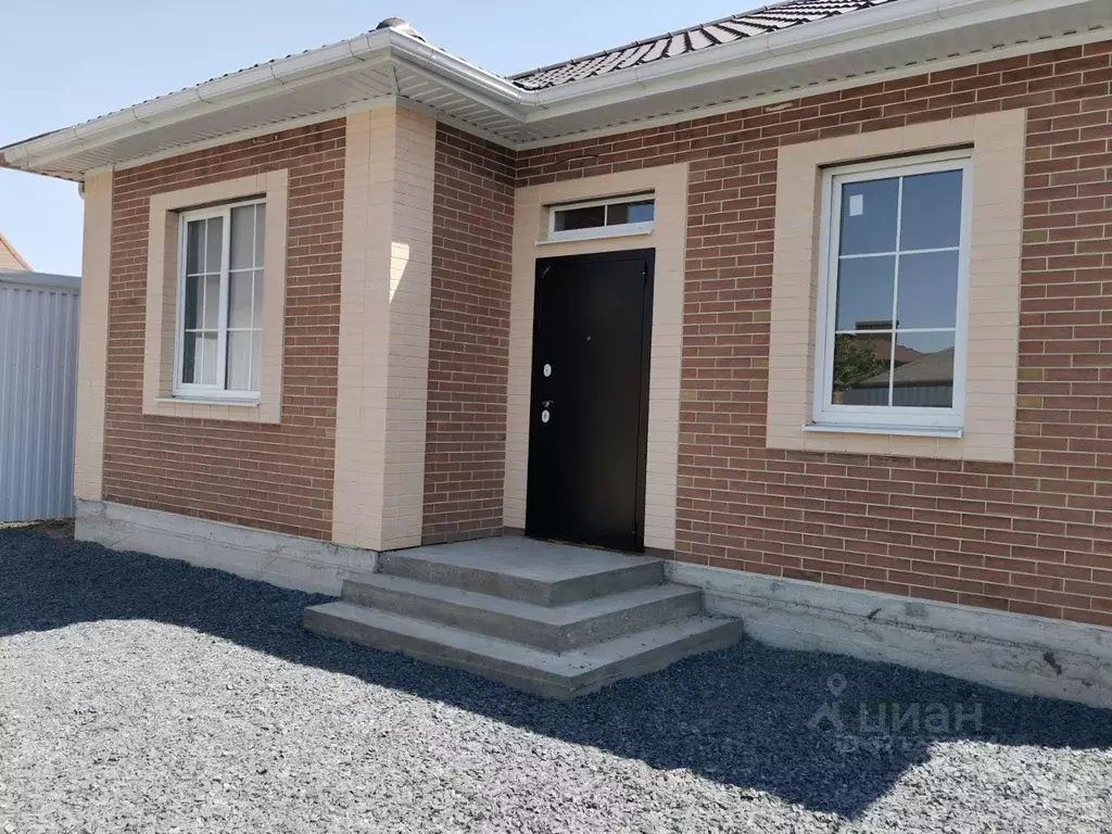 Дом в Ростовская область, Батайск Ставропольская ул., 50Б (100 м) - Фото 0