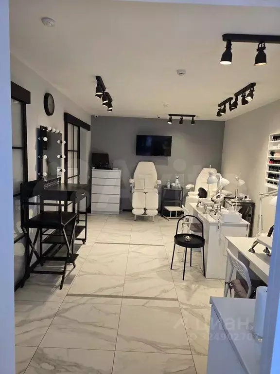 Помещение свободного назначения в Саратовская область, Энгельс ул. ... - Фото 2