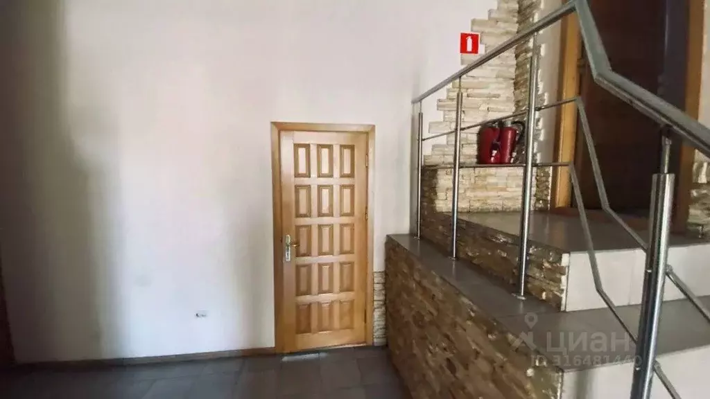 Офис в Саратовская область, Саратов ул. Имени Челюскинцев, 112 (42 м) - Фото 2