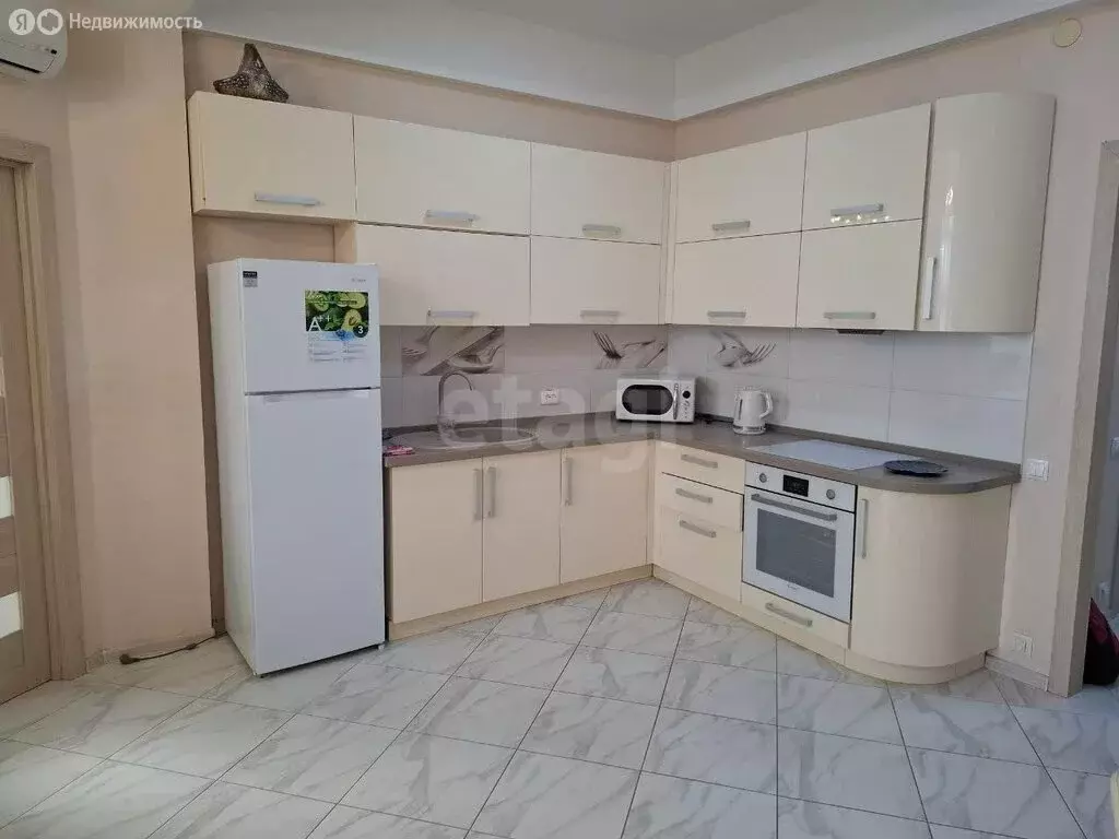 2-комнатная квартира: Алушта, Чатырдагская улица, 1А (53 м) - Фото 1