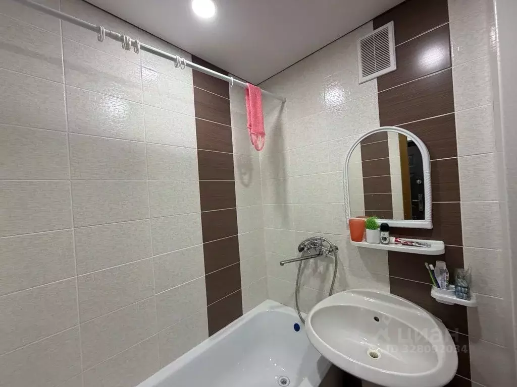 2-к кв. Татарстан, Нижнекамск Тукая ул., 5А (43.0 м) - Фото 1