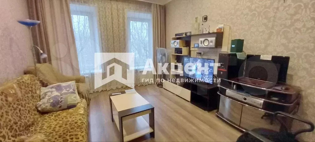 Комната 46 м в 5-к., 2/2 эт. - Фото 0