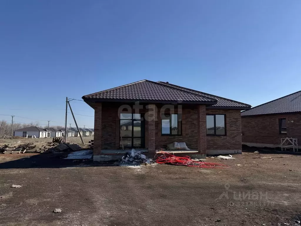 Дом в Оренбургская область, Оренбургский район, с. Благословенка пер. ... - Фото 1