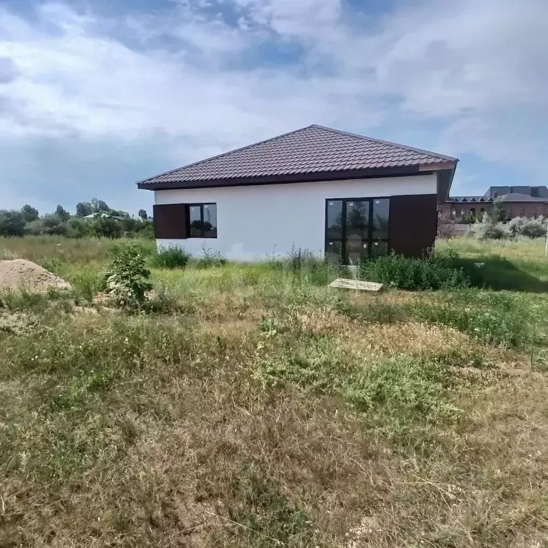Дом в Саратовская область, Энгельс Садовая ул., 30 (100 м) - Фото 2