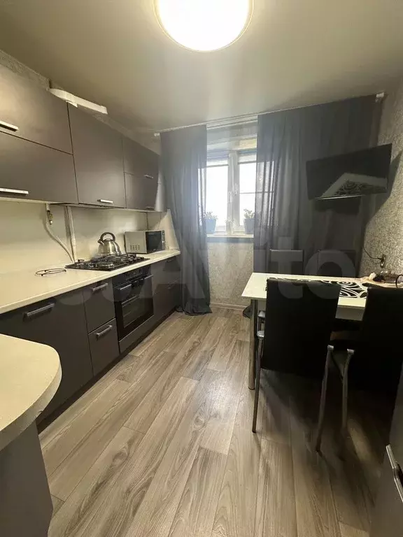 3-к. квартира, 60 м, 6/9 эт. - Фото 1