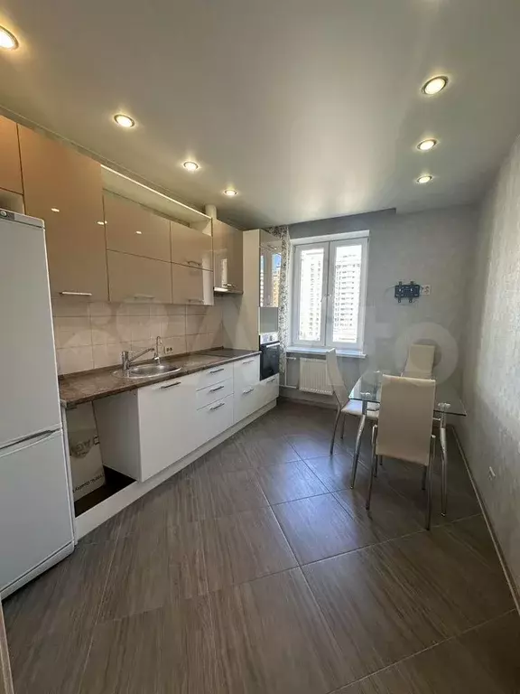 1-к. квартира, 37 м, 5/12 эт. - Фото 1