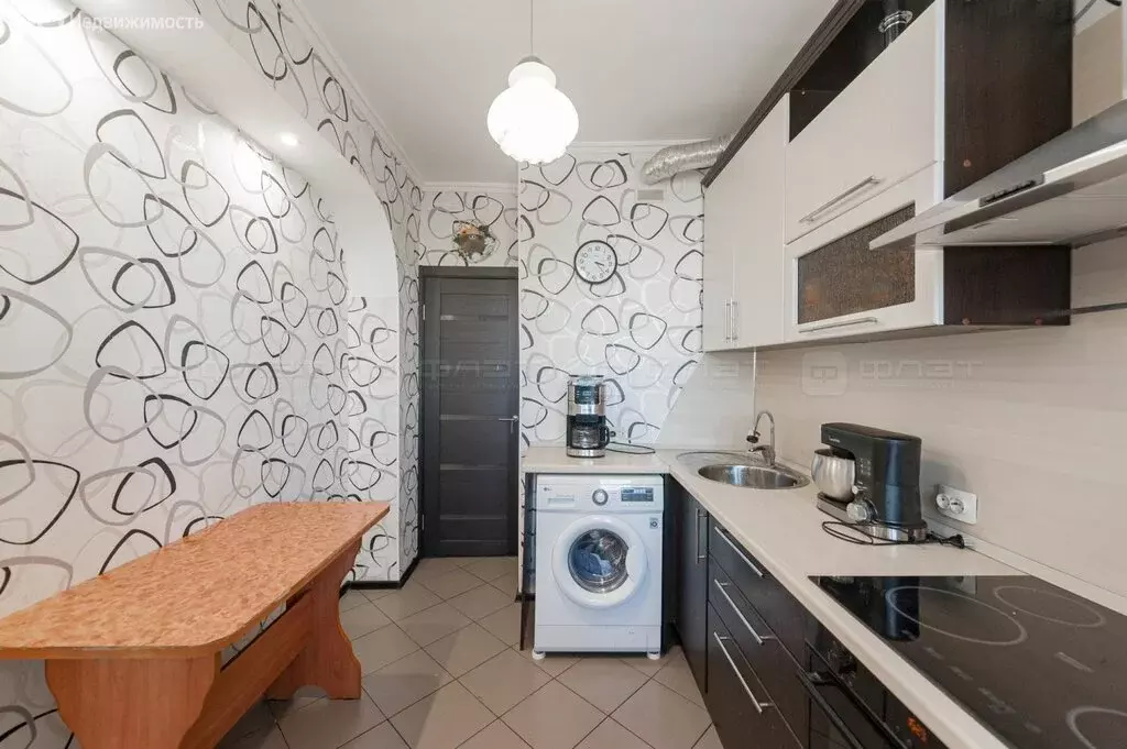 3-комнатная квартира: Казань, улица Лукина, 2/15 (65 м) - Фото 1