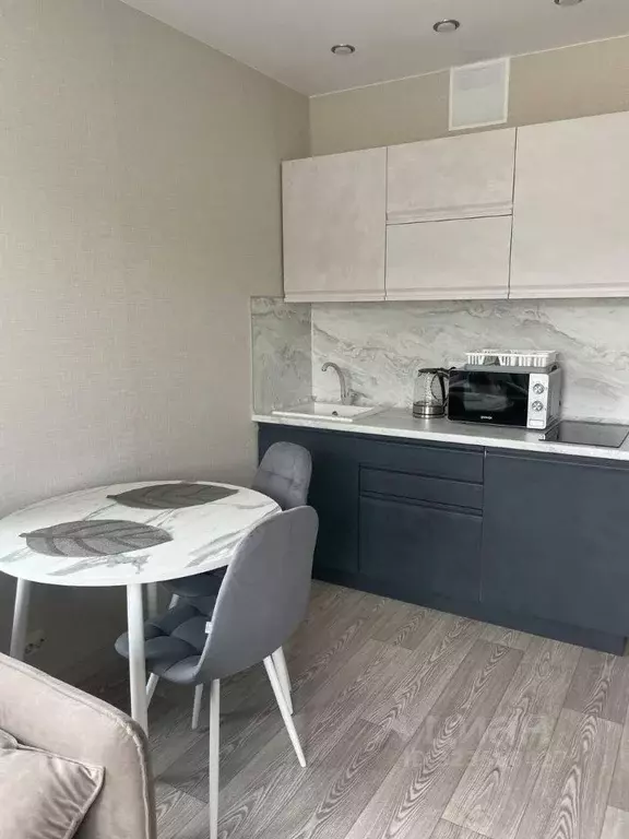 Студия Сахалинская область, Южно-Сахалинск ул. Имени Владимира ... - Фото 2