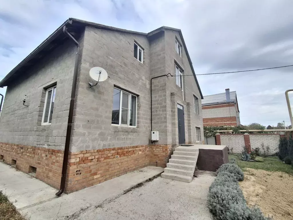 Дом в Краснодарский край, Ейск Парковая ул. (269 м) - Фото 1