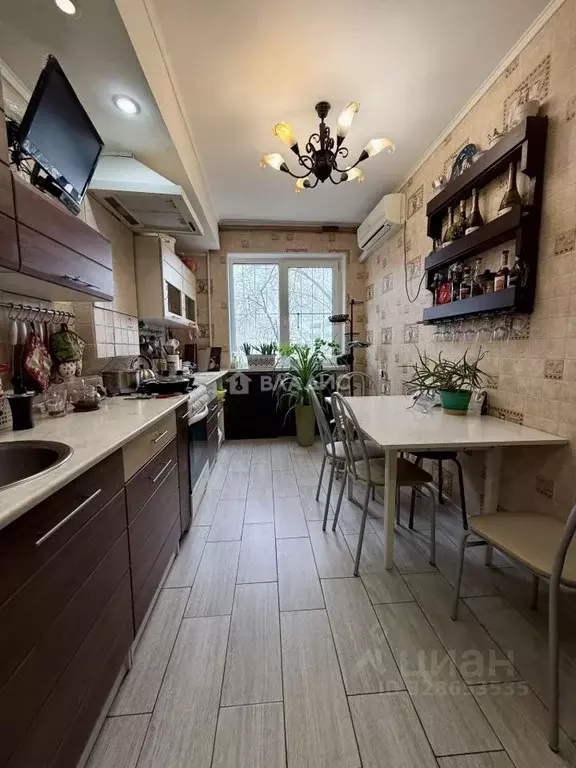 3-к кв. Волгоградская область, Волгоград ул. Репина, 17 (63.7 м) - Фото 1