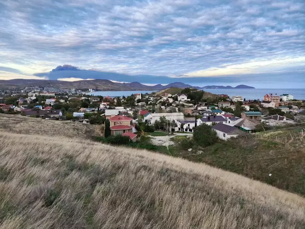 Участок в Крым, Феодосия муниципальный округ, Коктебель пгт ул. ... - Фото 1