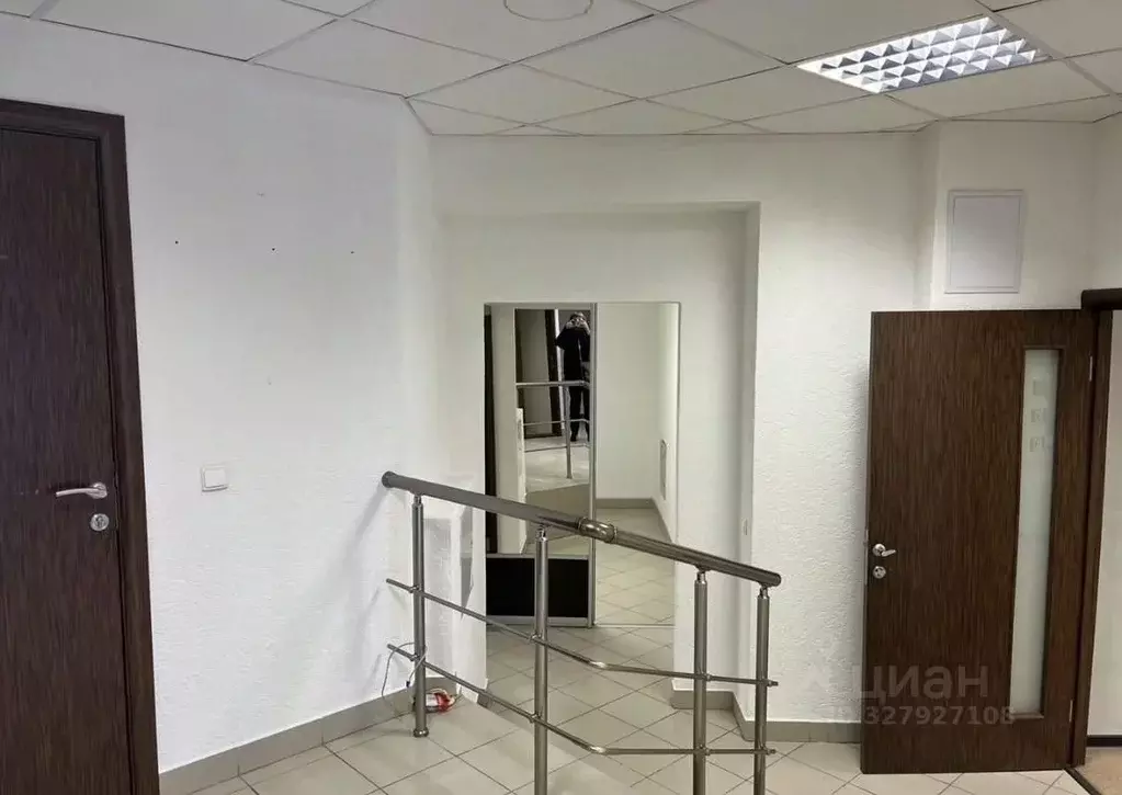 Помещение свободного назначения в Свердловская область, Екатеринбург ... - Фото 2