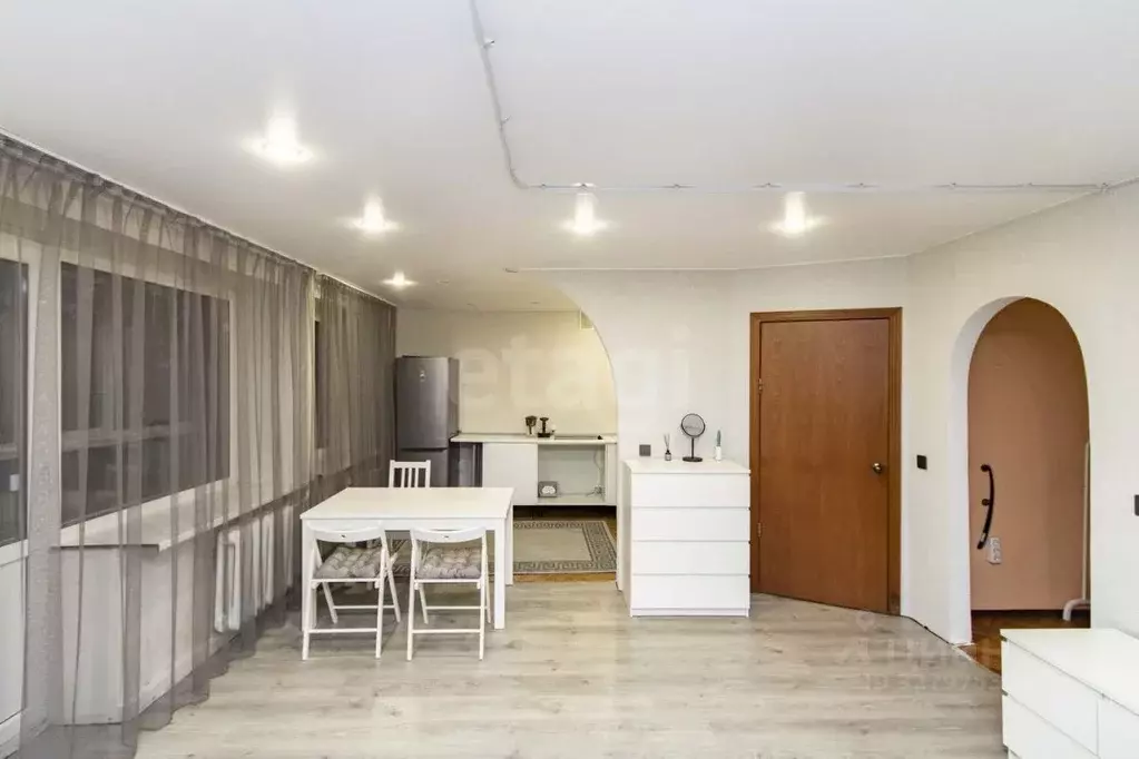 Студия Тюменская область, Тюмень ул. Елизарова, 6 (43.8 м) - Фото 1