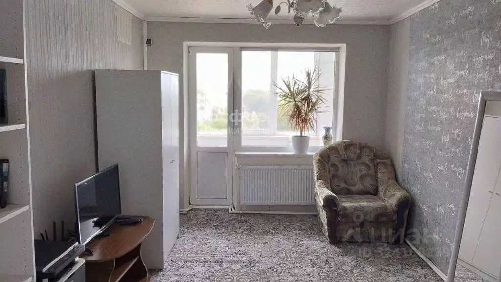 2-к кв. Крым, Кировский район, Первомайское с/пос, с. Первомайское ул. ... - Фото 0