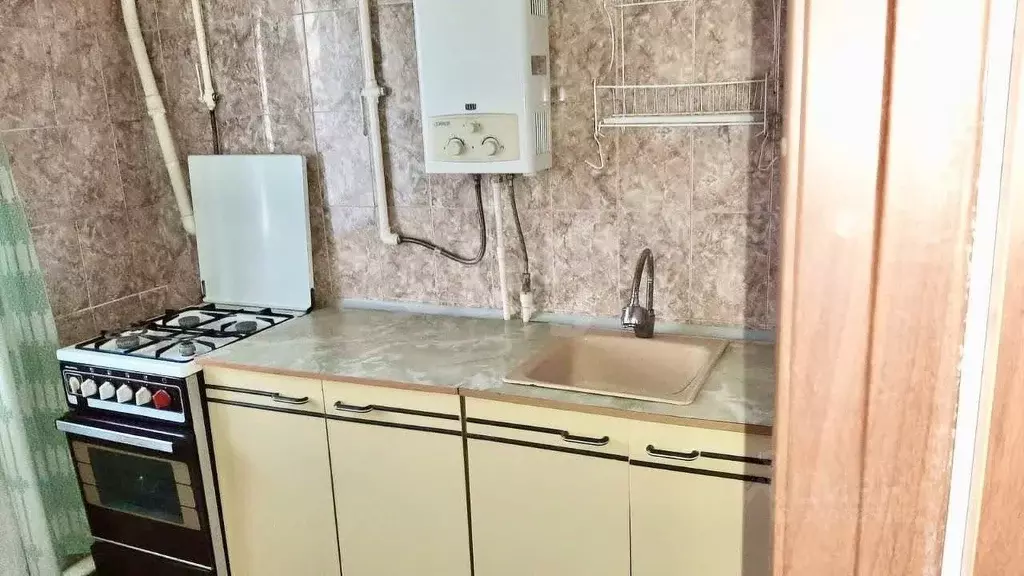 2-к кв. Ростовская область, Новочеркасск Буденновская ул., 173 (43.0 ... - Фото 1