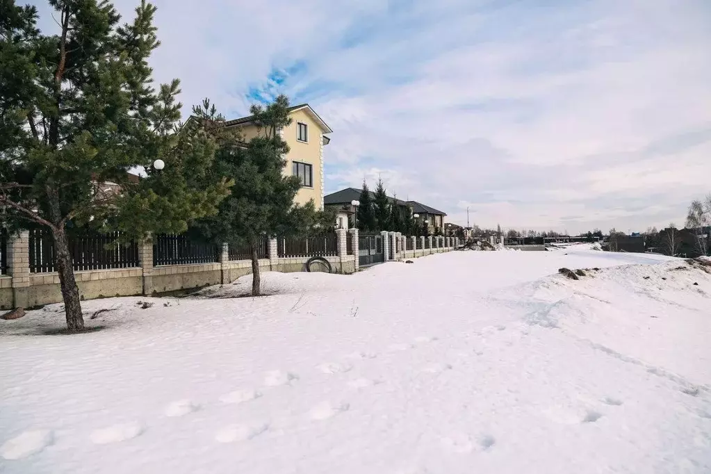 Участок в Московская область, Раменский городской округ, с. Верхнее ... - Фото 1