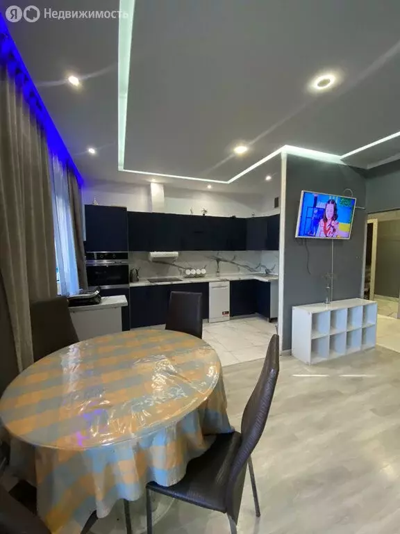 3-комнатная квартира: Кызыл, Бай-Хаакская улица, 8 (68 м) - Фото 1