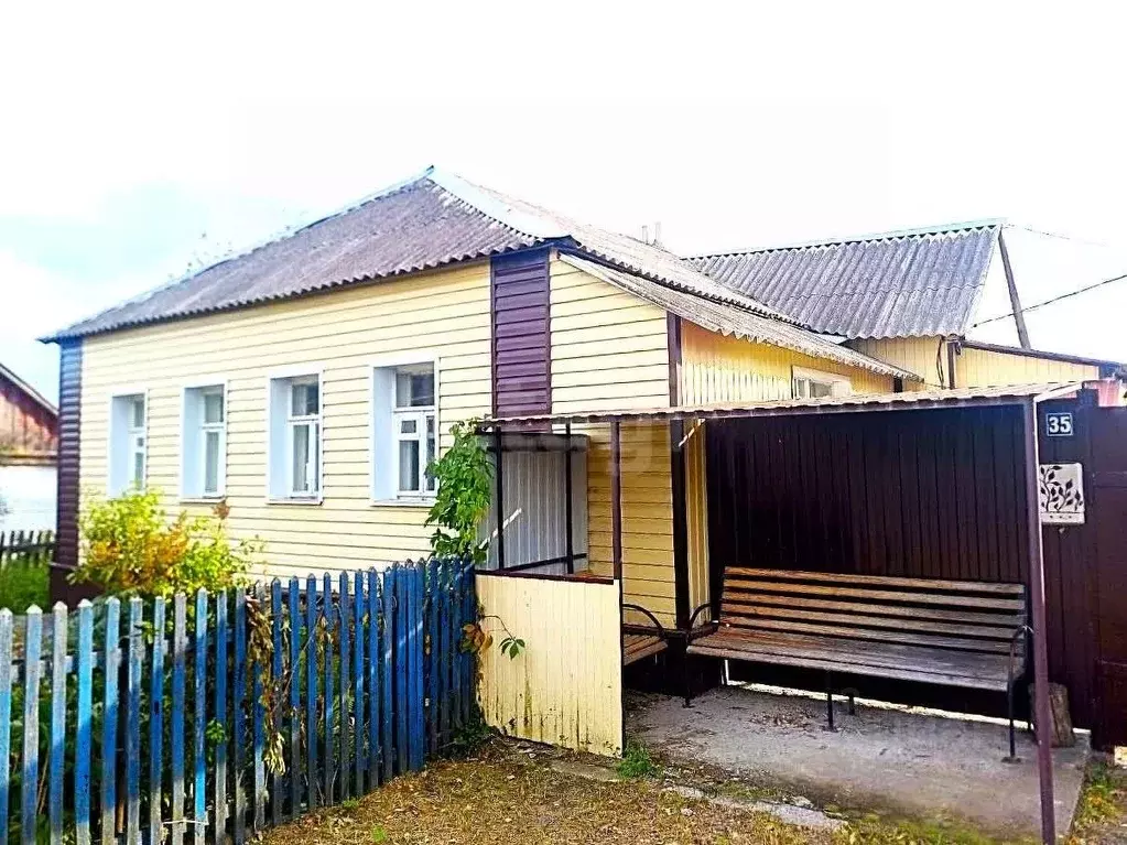 Дом в Белгородская область, Новооскольский муниципальный округ, с. ... - Фото 1