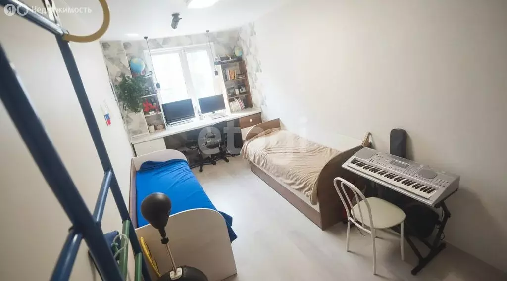 3-комнатная квартира: Барнаул, улица Сергея Ускова, 16 (66.4 м) - Фото 1